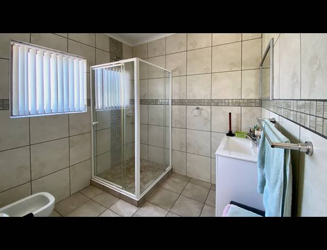 3 BEDROOM HOUSE FOR SALE IN DWARSKERSBOS
